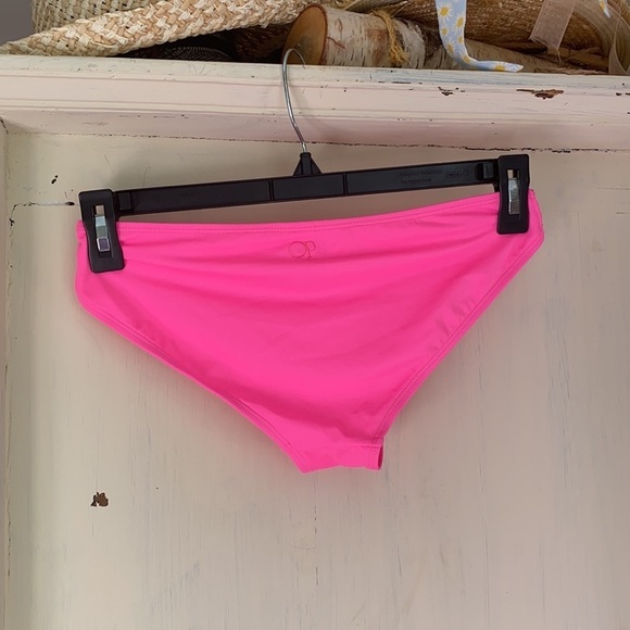 Swimsuit - Picture 3 of 9